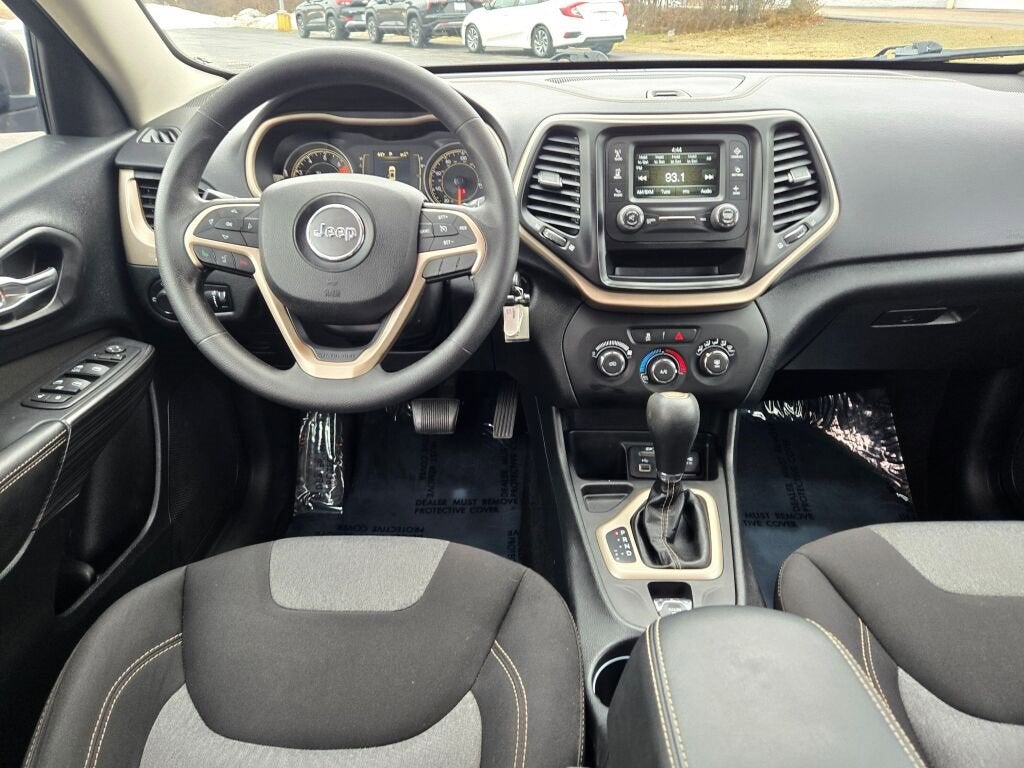 2017 Jeep Cherokee Sport