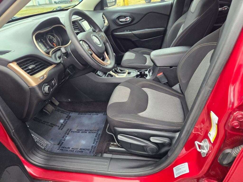 2017 Jeep Cherokee Sport