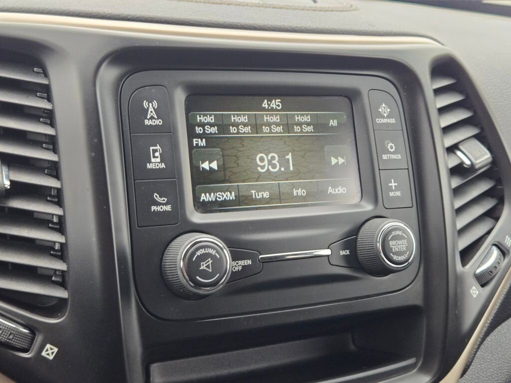 2017 Jeep Cherokee Sport