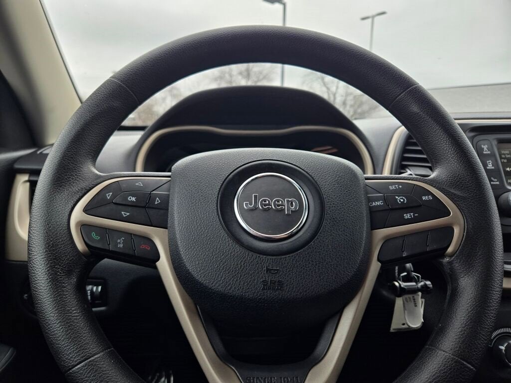 2017 Jeep Cherokee Sport