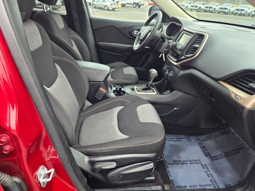 2017 Jeep Cherokee Sport