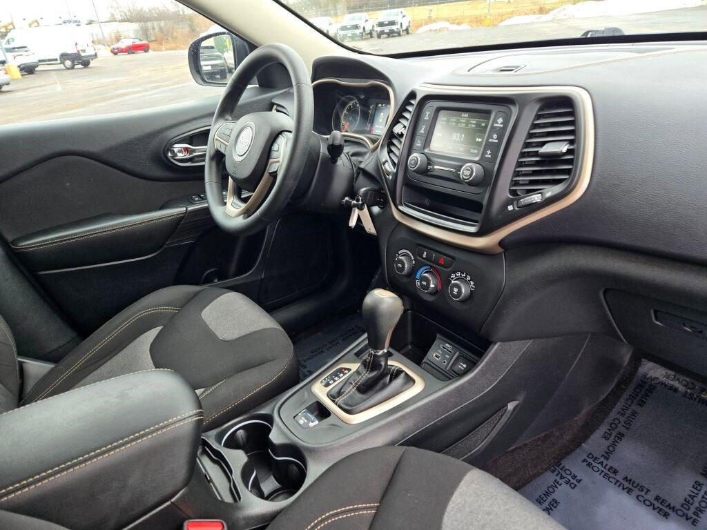 2017 Jeep Cherokee Sport