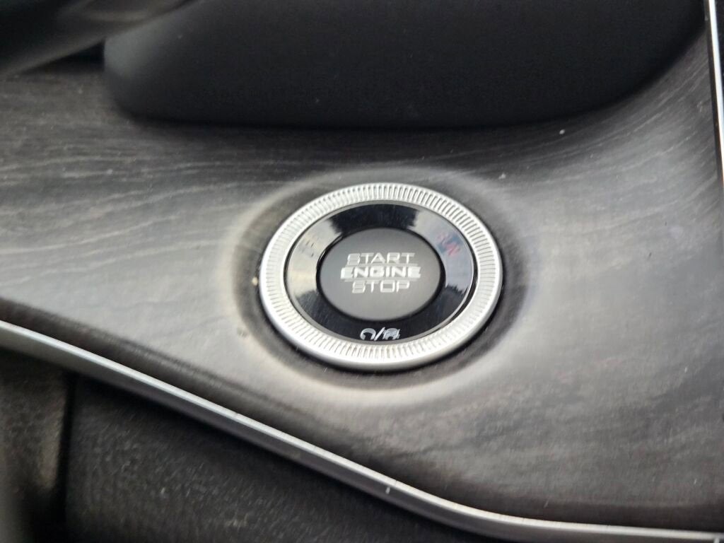 2022 Jeep Grand Cherokee Overland 4x4