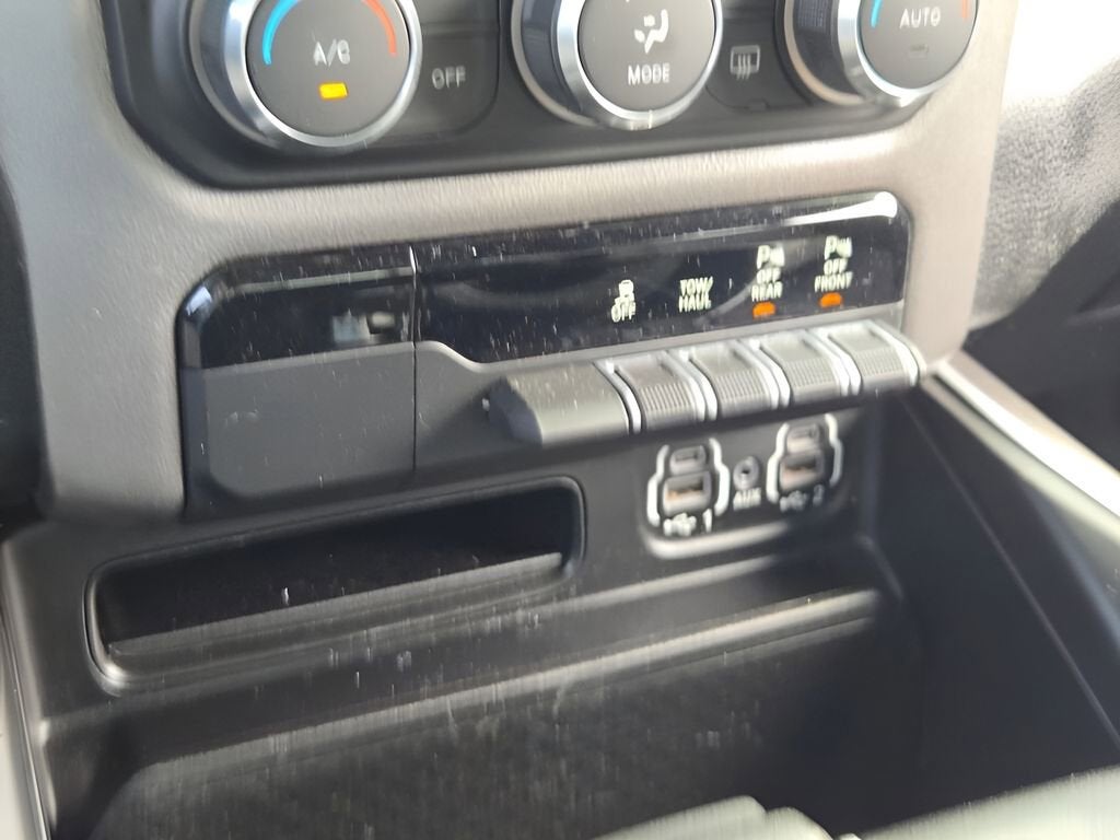 2020 RAM 1500 Big Horn Quad Cab 4x4 6'4" Box