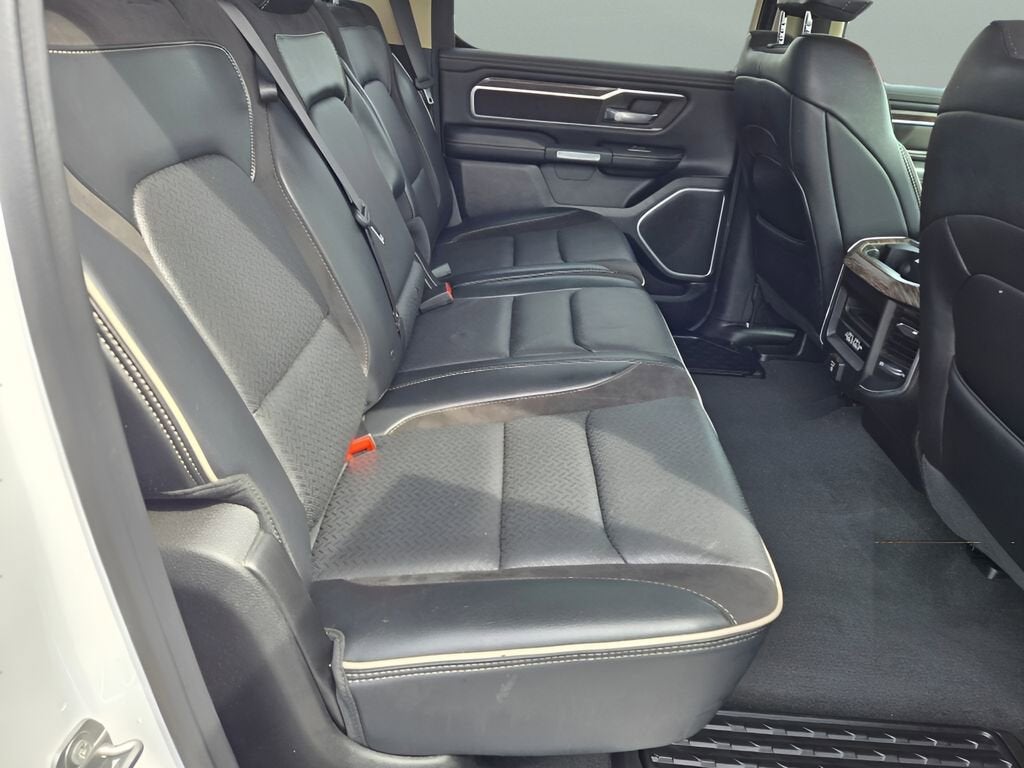 2020 RAM 1500 Laramie Crew Cab 4x4 5'7" Box