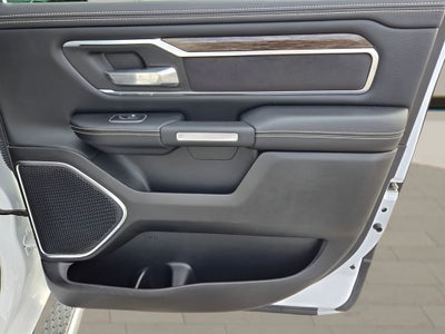 2020 RAM 1500 Laramie Crew Cab 4x4 5'7" Box