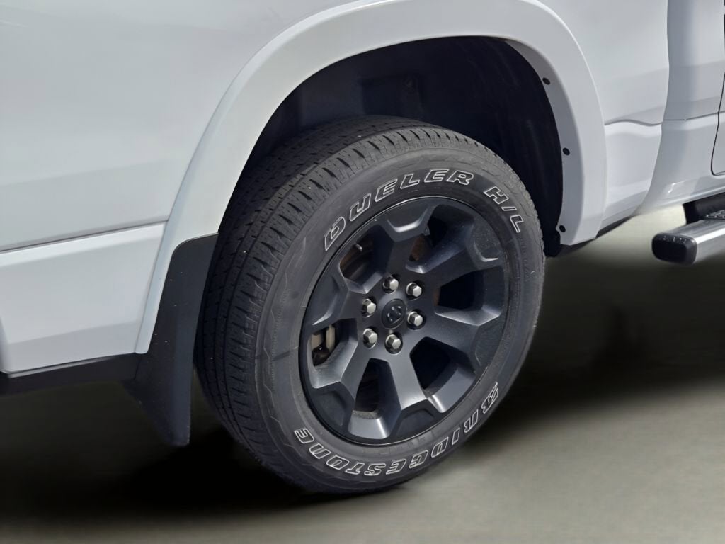 2020 RAM 1500 Laramie Crew Cab 4x4 5'7" Box