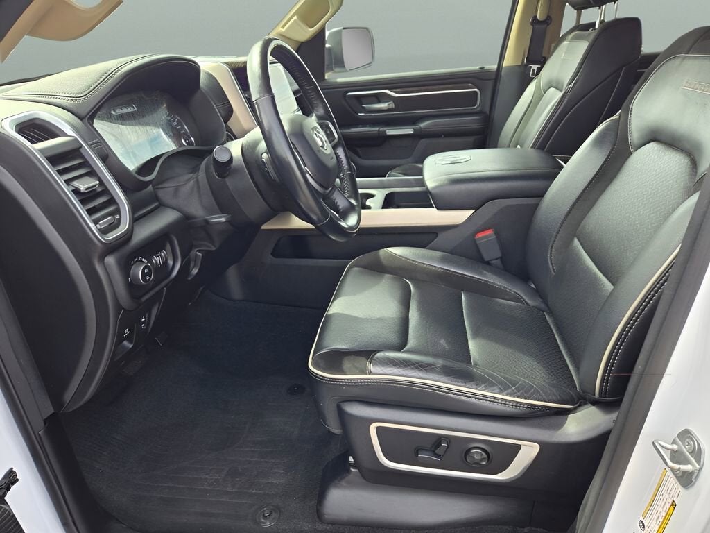 2020 RAM 1500 Laramie Crew Cab 4x4 5'7" Box