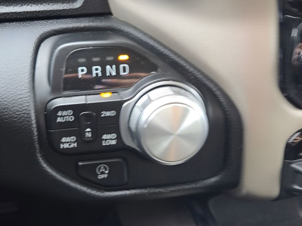 2020 RAM 1500 Laramie Crew Cab 4x4 5'7" Box