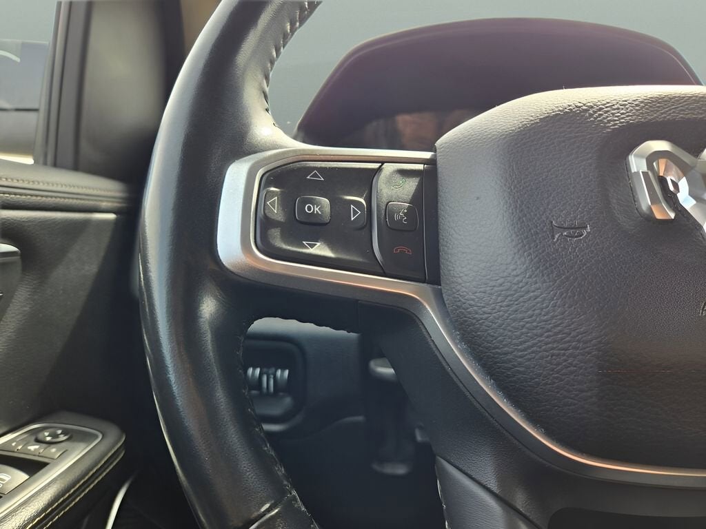 2020 RAM 1500 Laramie Crew Cab 4x4 5'7" Box