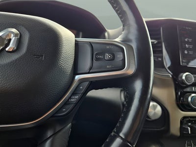 2020 RAM 1500 Laramie Crew Cab 4x4 5'7" Box