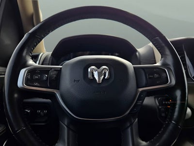 2020 RAM 1500 Laramie Crew Cab 4x4 5'7" Box