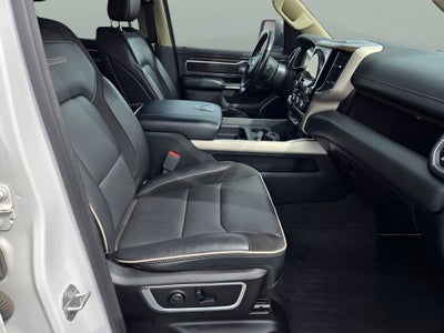 2020 RAM 1500 Laramie Crew Cab 4x4 5'7" Box