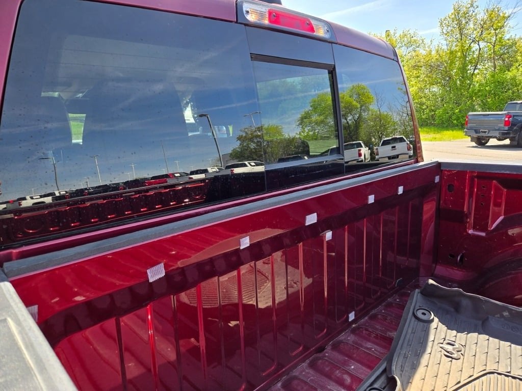 2021 RAM 1500 Laramie Crew Cab 4x4 5'7" Box