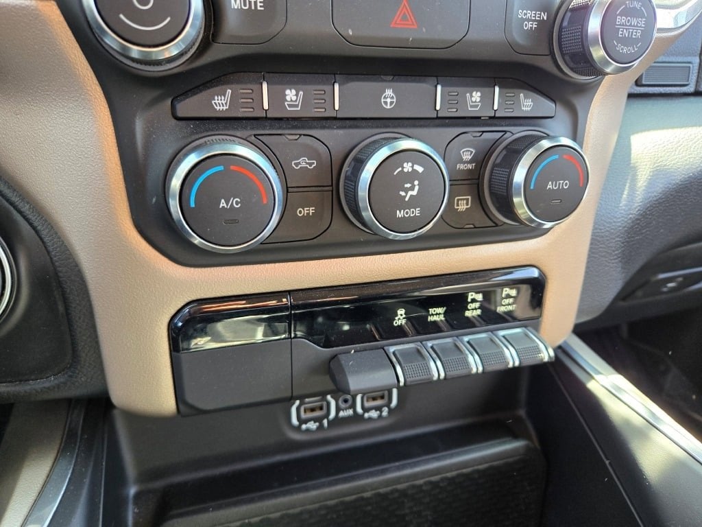 2021 RAM 1500 Laramie Crew Cab 4x4 5'7" Box