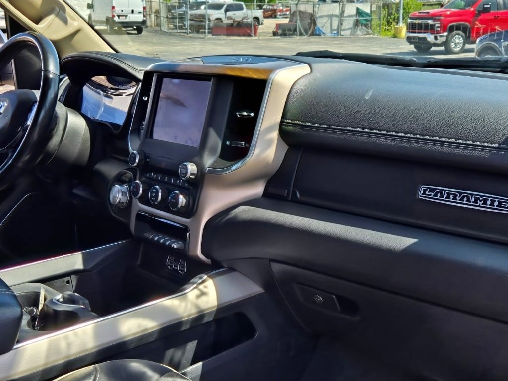 2021 RAM 1500 Laramie Crew Cab 4x4 5'7" Box