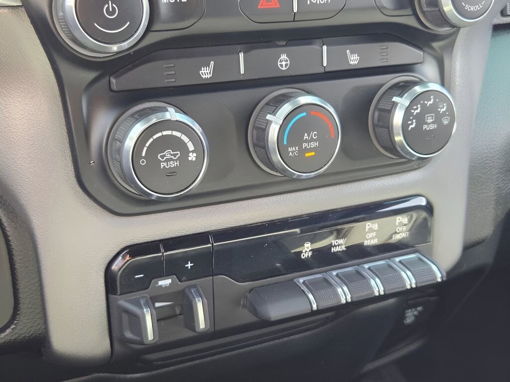 2023 RAM 1500 Big Horn Crew Cab 4x4 6'4" Box