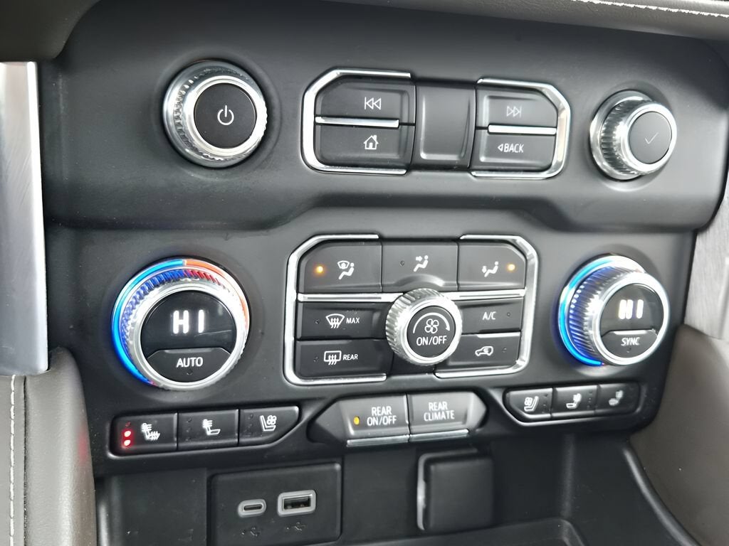 2023 GMC Yukon SLT
