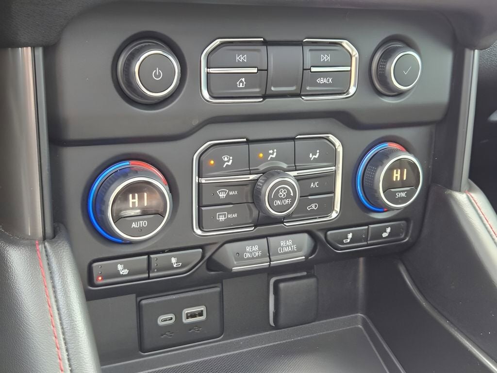 2023 Chevrolet Suburban RST