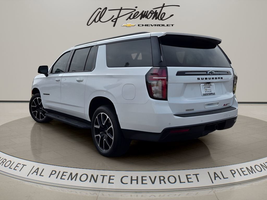 2023 Chevrolet Suburban RST