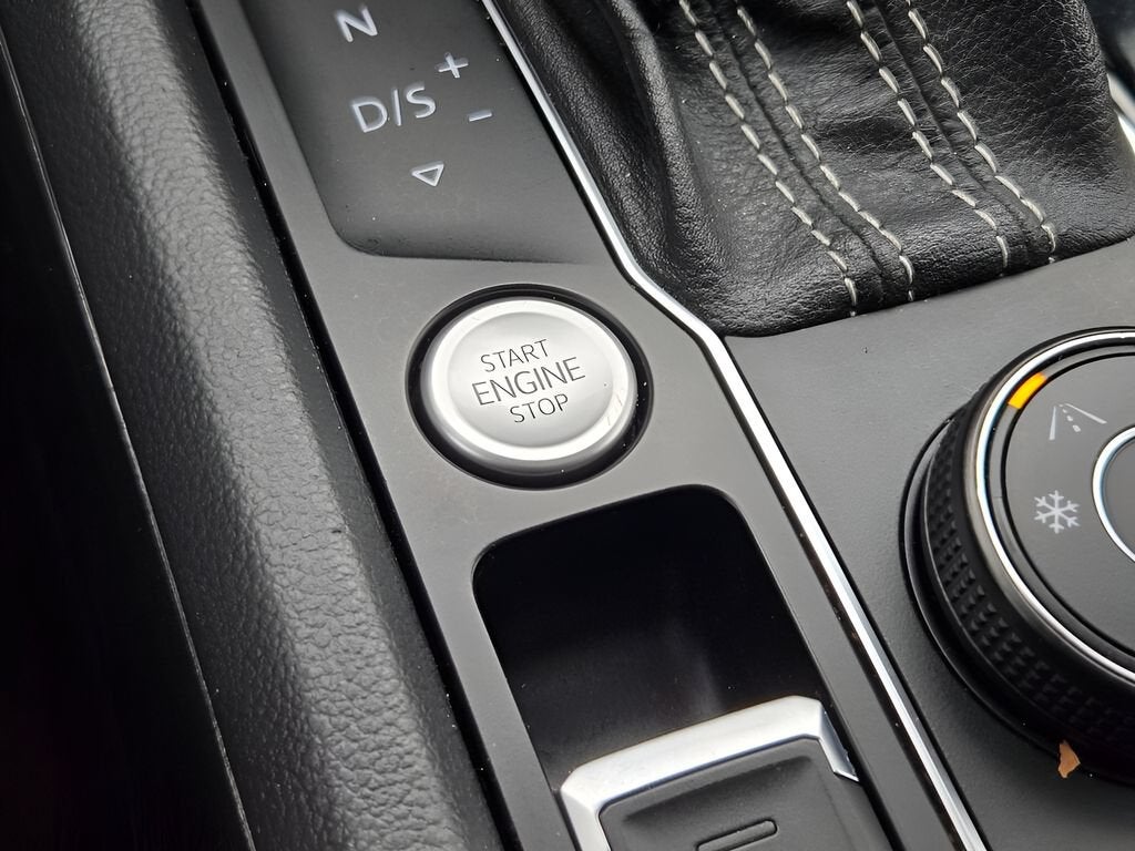 2022 Volkswagen Atlas 3.6L V6 SEL Premium R-Line