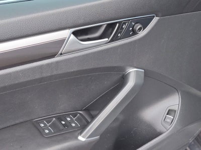 2016 Volkswagen Passat 1.8T R-Line