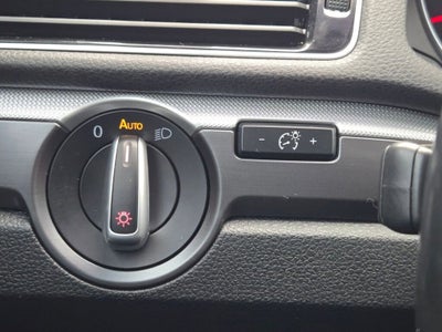 2016 Volkswagen Passat 1.8T R-Line