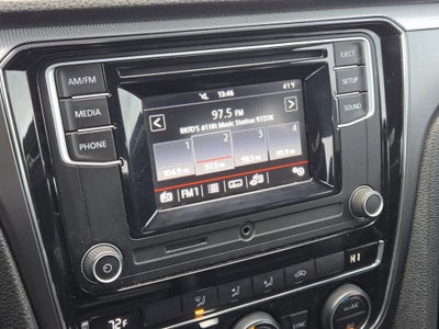 2016 Volkswagen Passat 1.8T R-Line