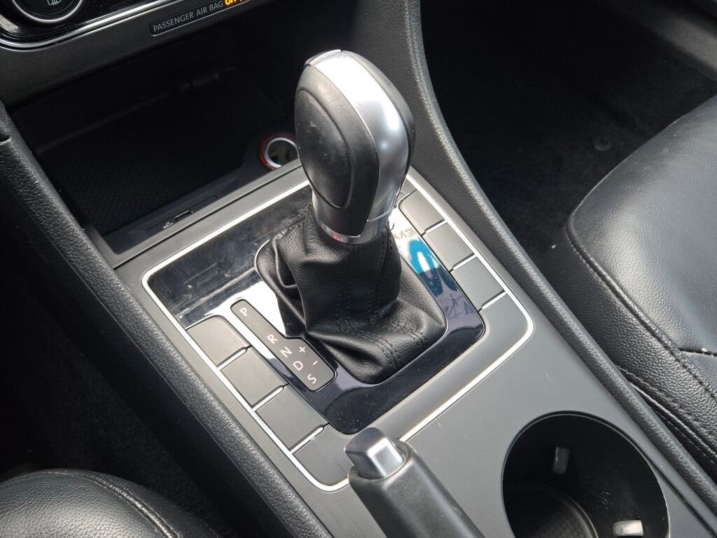 2016 Volkswagen Passat 1.8T R-Line