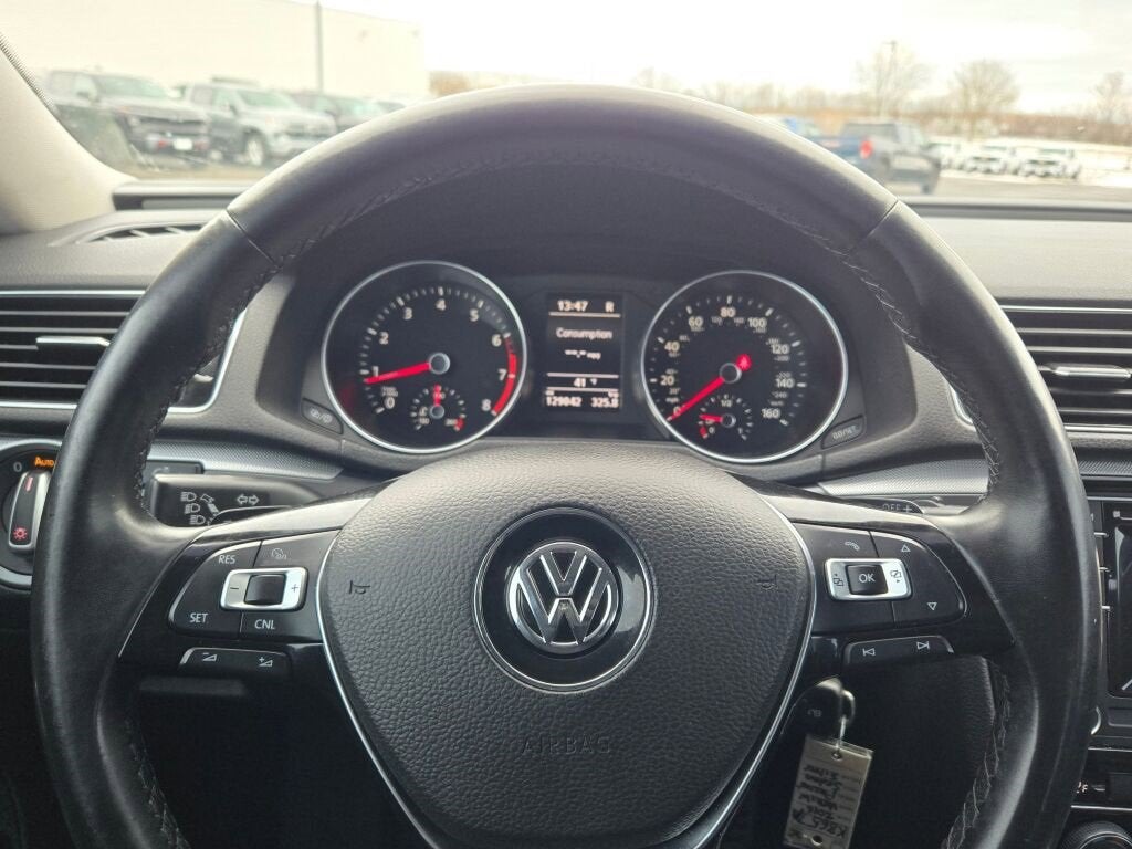 2016 Volkswagen Passat 1.8T R-Line