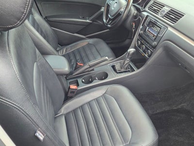 2016 Volkswagen Passat 1.8T R-Line