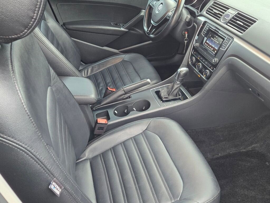 2016 Volkswagen Passat 1.8T R-Line