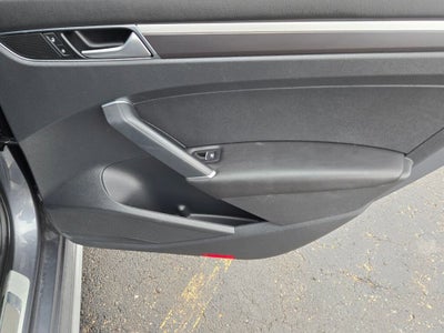 2016 Volkswagen Passat 1.8T R-Line