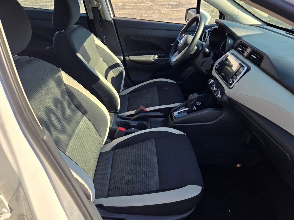 2022 Nissan Versa SV