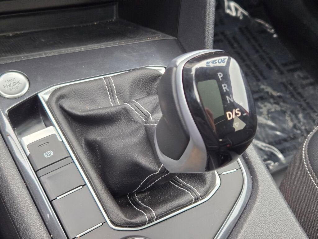 2024 Volkswagen Tiguan 2.0T SEL R-Line