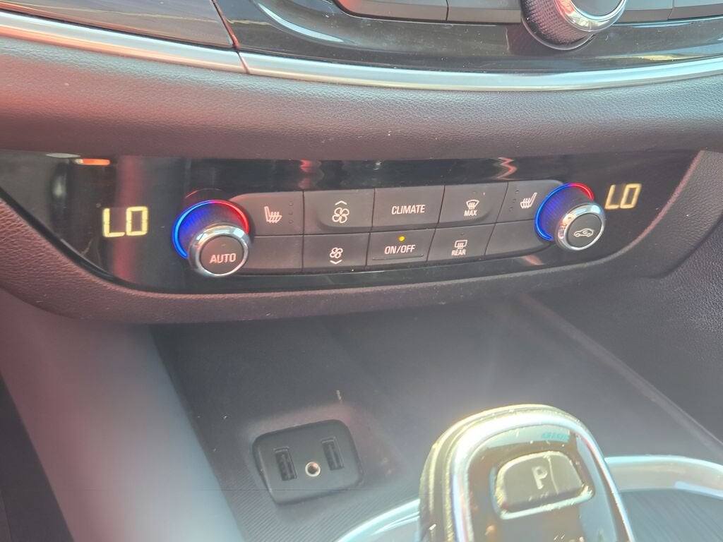 2019 Buick Enclave Essence