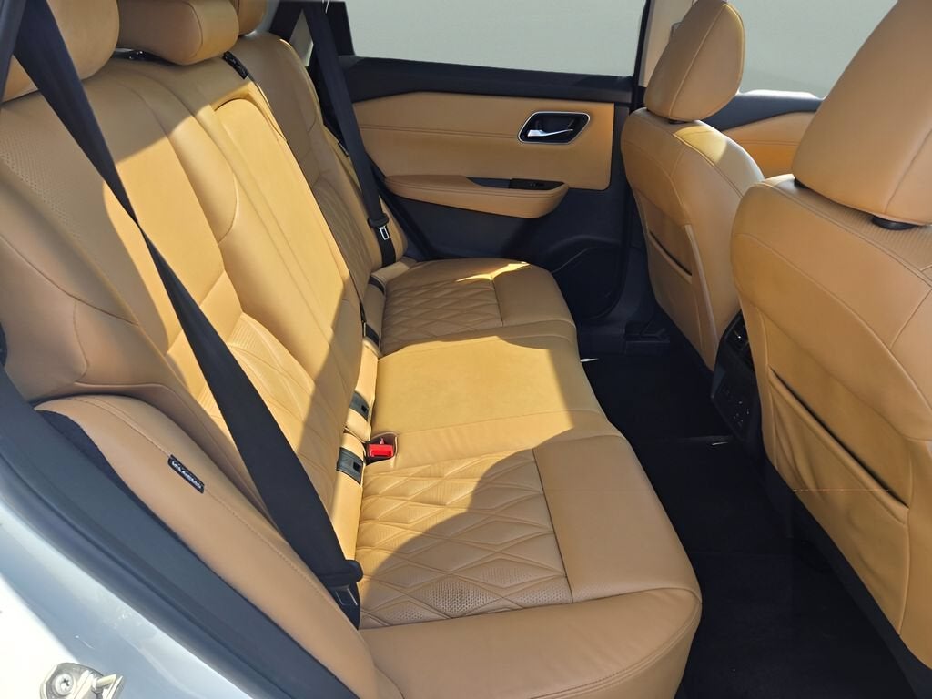 2021 Nissan Rogue Platinum FWD