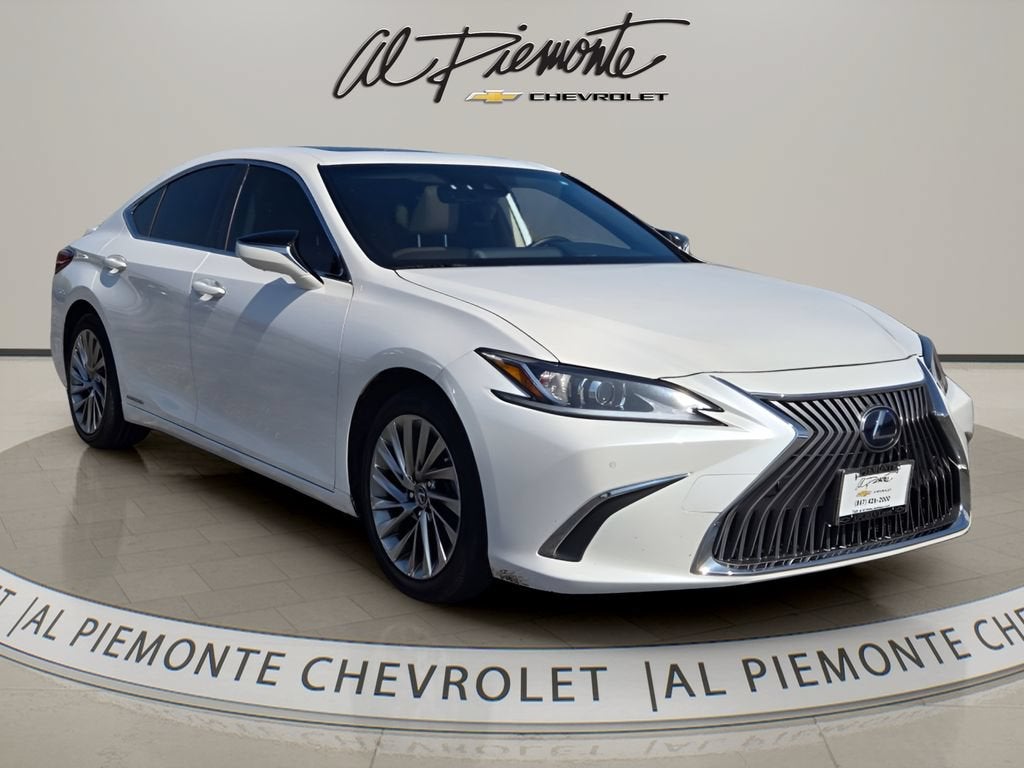 2019 Lexus ES 300h Luxury
