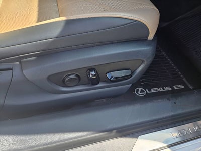 2019 Lexus ES 300h Luxury