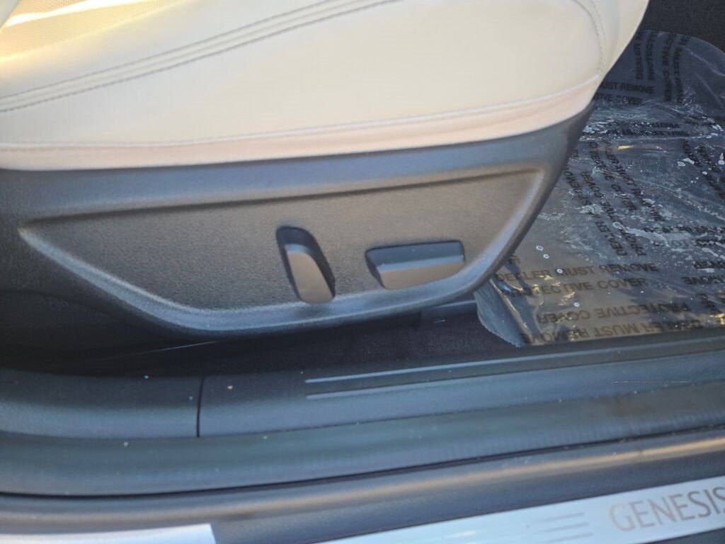 2023 Genesis G70 2.0T AWD