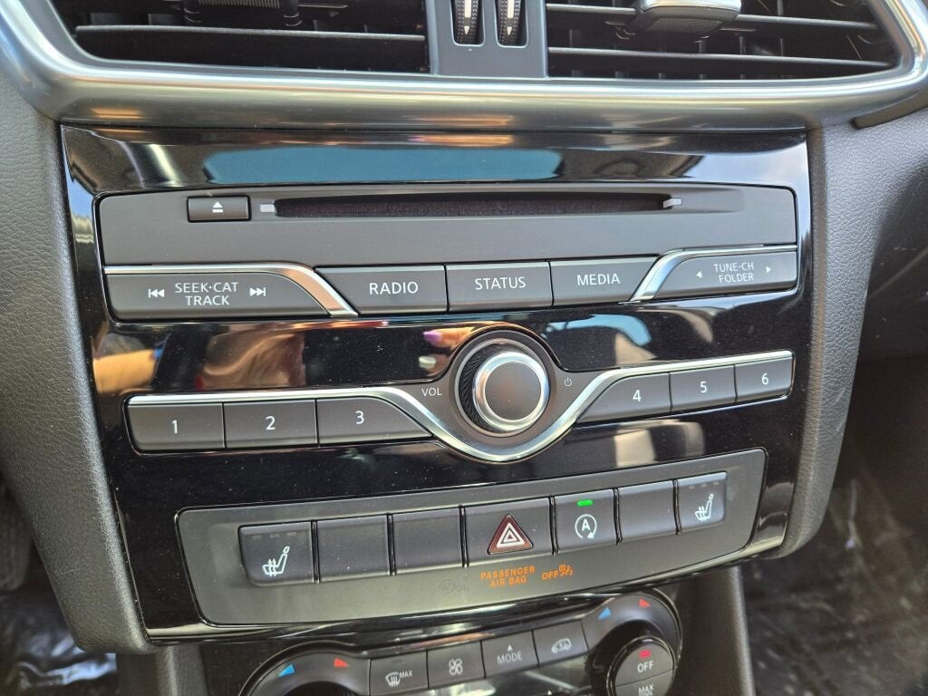 2018 INFINITI QX30 Premium