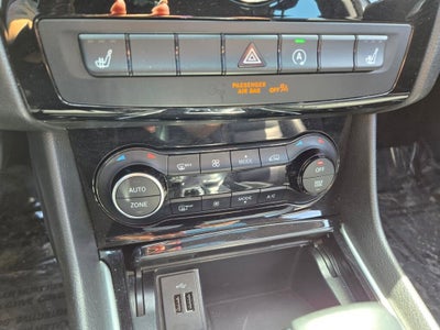 2018 INFINITI QX30 Premium