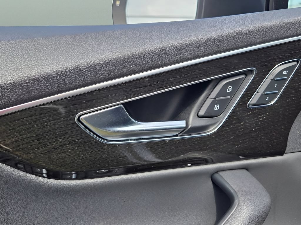 2022 Audi Q7 Premium Plus 55 TFSI quattro Tiptronic