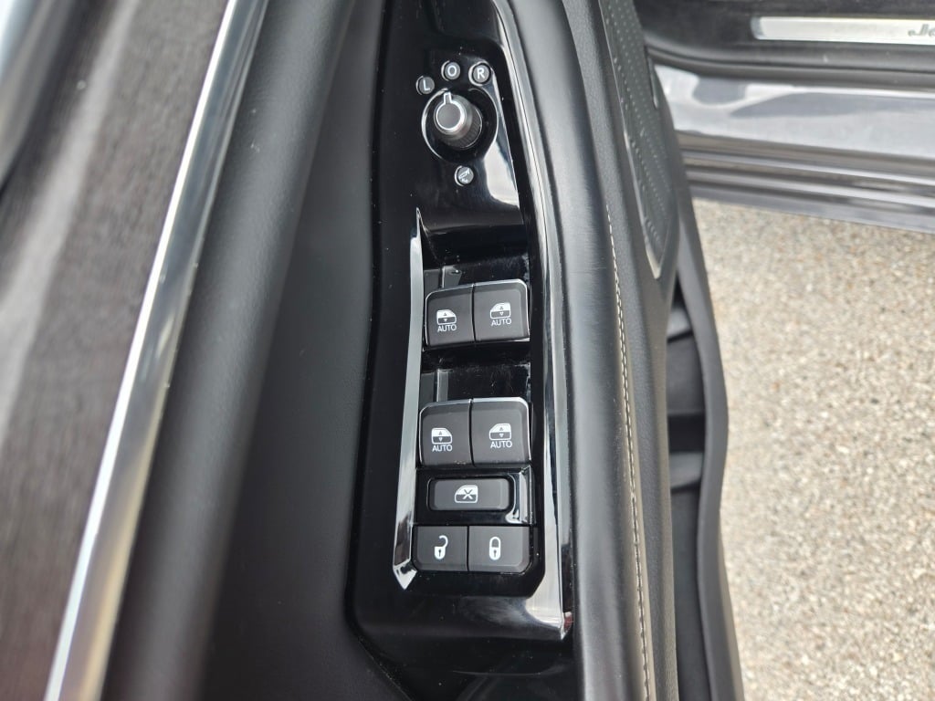 2022 Jeep Grand Cherokee Overland