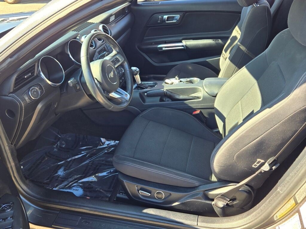 2016 Ford Mustang V6