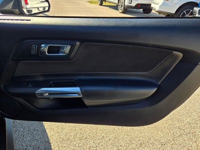 2016 Ford Mustang V6