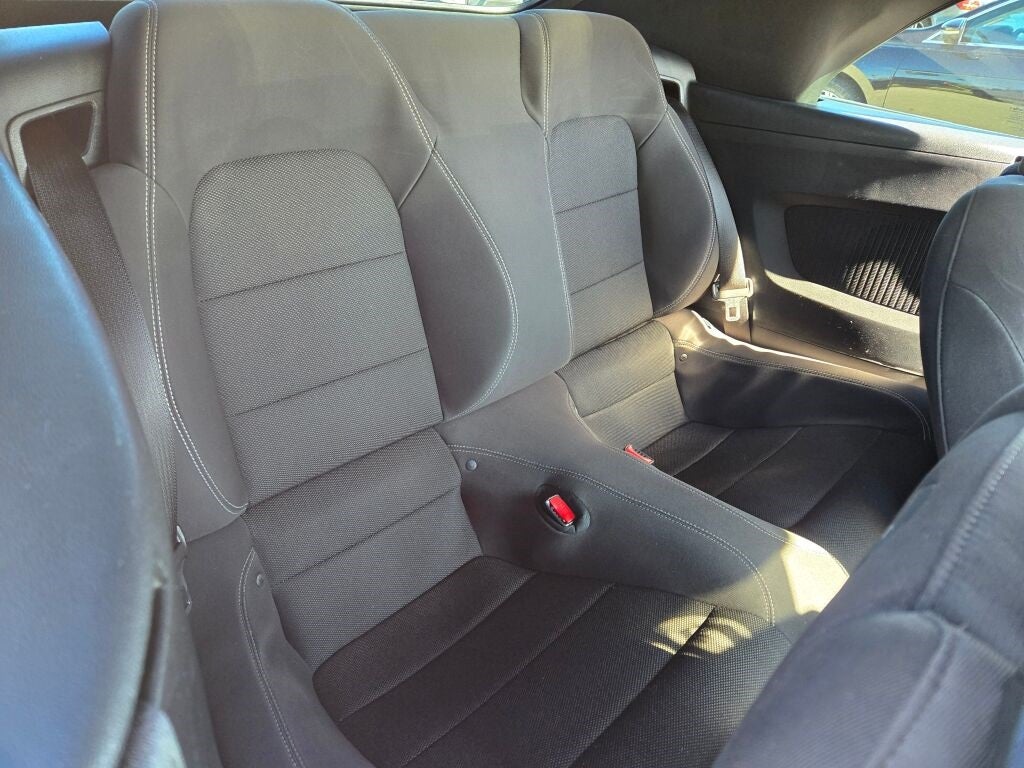 2016 Ford Mustang V6