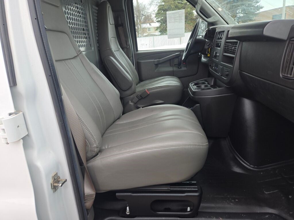 2022 Chevrolet Express 2500 Work Van Cargo