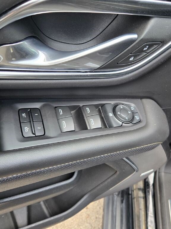 2024 GMC Yukon XL SLT