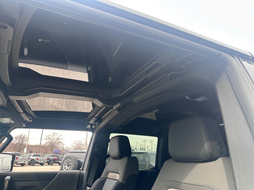 2025 GMC Hummer EV SUV 2X